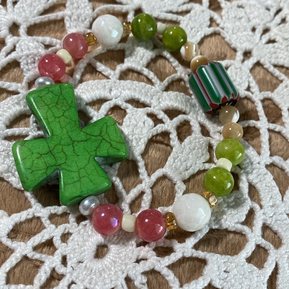 Hand crafted stretch beads bracelet. - Picture 13 of 15